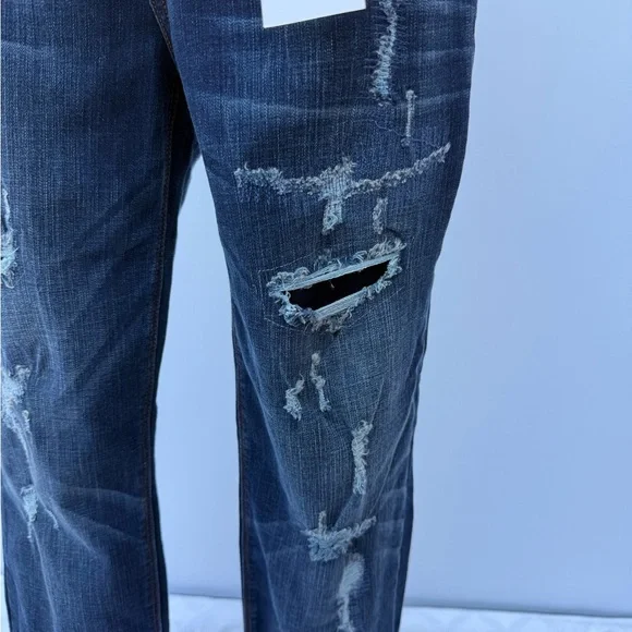 Sneak Peek Sexy Boyfriend High Rise Distressed Cropped Jeans Size 7/Medium - Picture 3 of 12